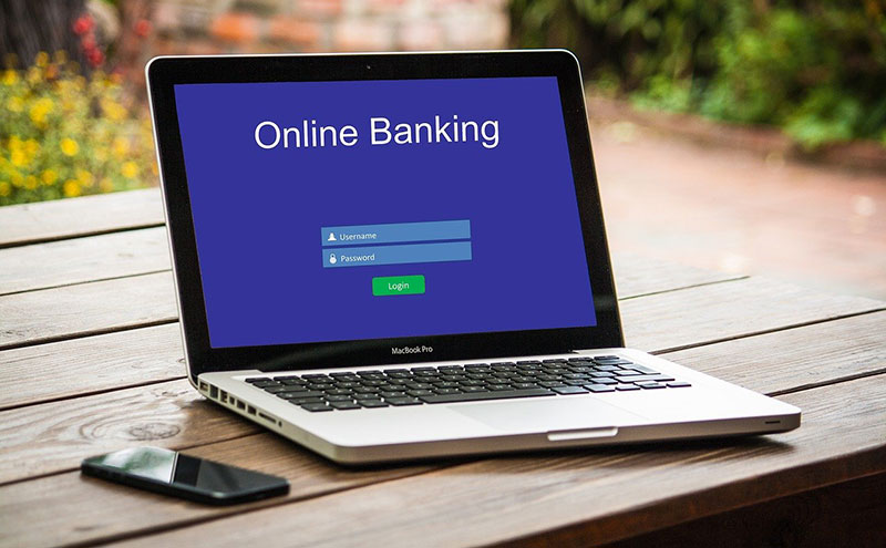 Pourquoi recourir aux services d’une banque en ligne pour son épargne ?