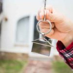 Maison en Suisse : comment acheter en tant que frontalier avec un crédit adapté ?